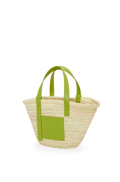 LOEWE Basket bag in raffia and calfskin Natural/Meadow Green plp_rd