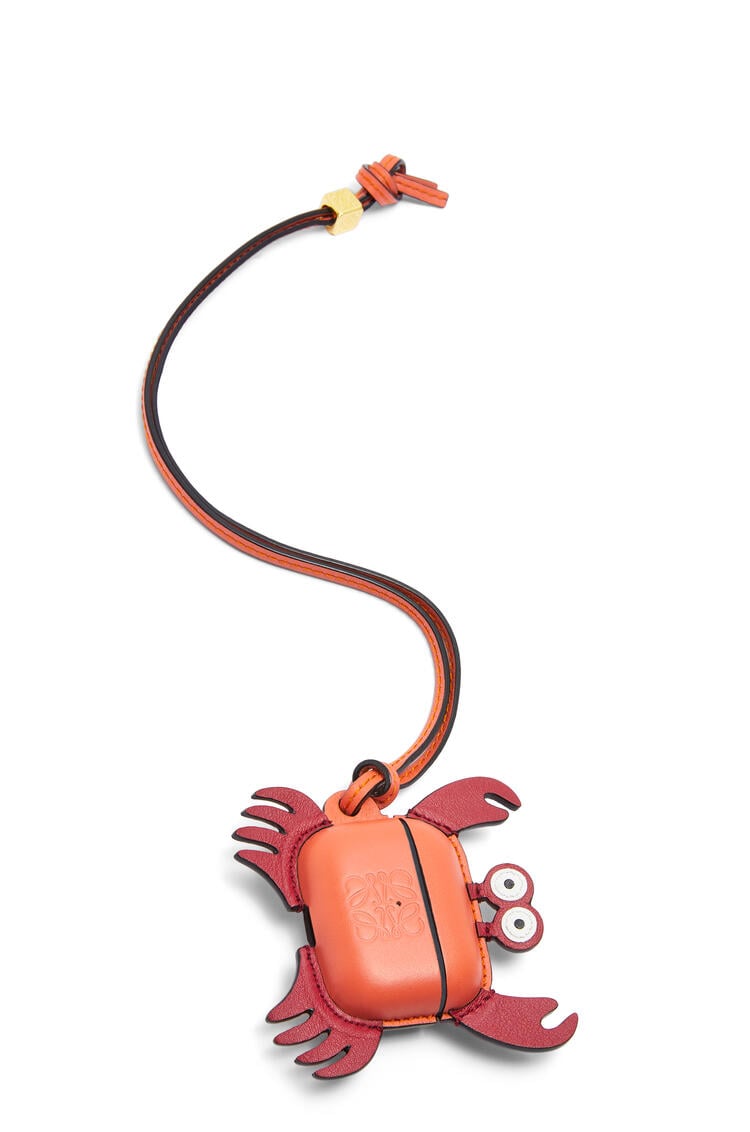 LOEWE Estuche para Airpods Pro con diseño de cangrejo en piel de ternera Rosa Tulipan pdp_rd