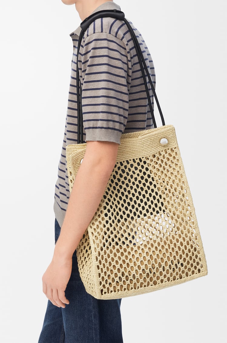 LOEWE Pebble hobo in raffia Natural