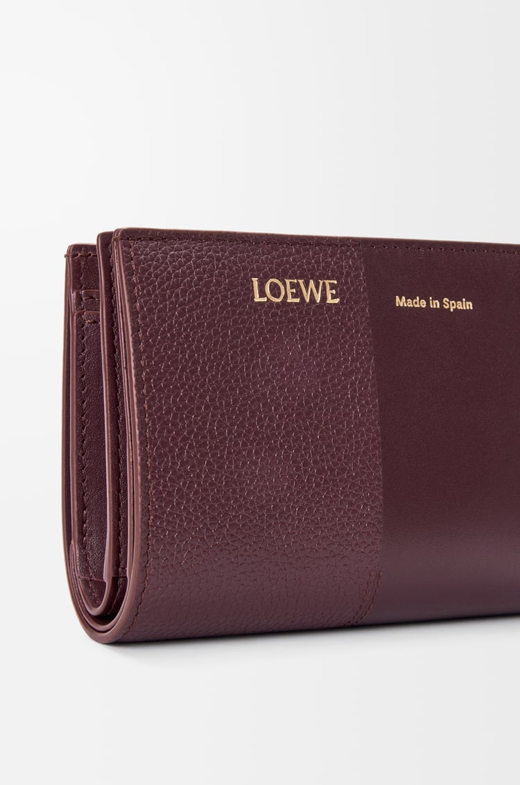 LOEWE Duet compact wallet in smooth and grained calfskin Dark Burgundy