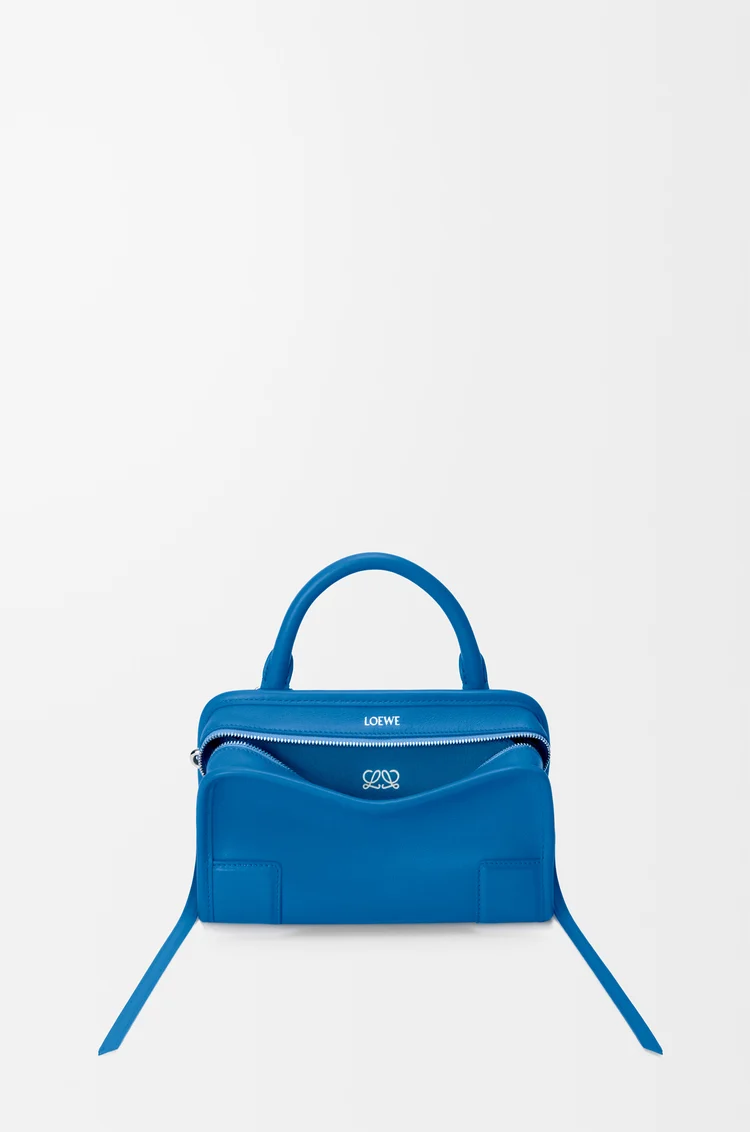 LOEWE Bolso Amazona 180 mini en piel de ternera suave Azur Real