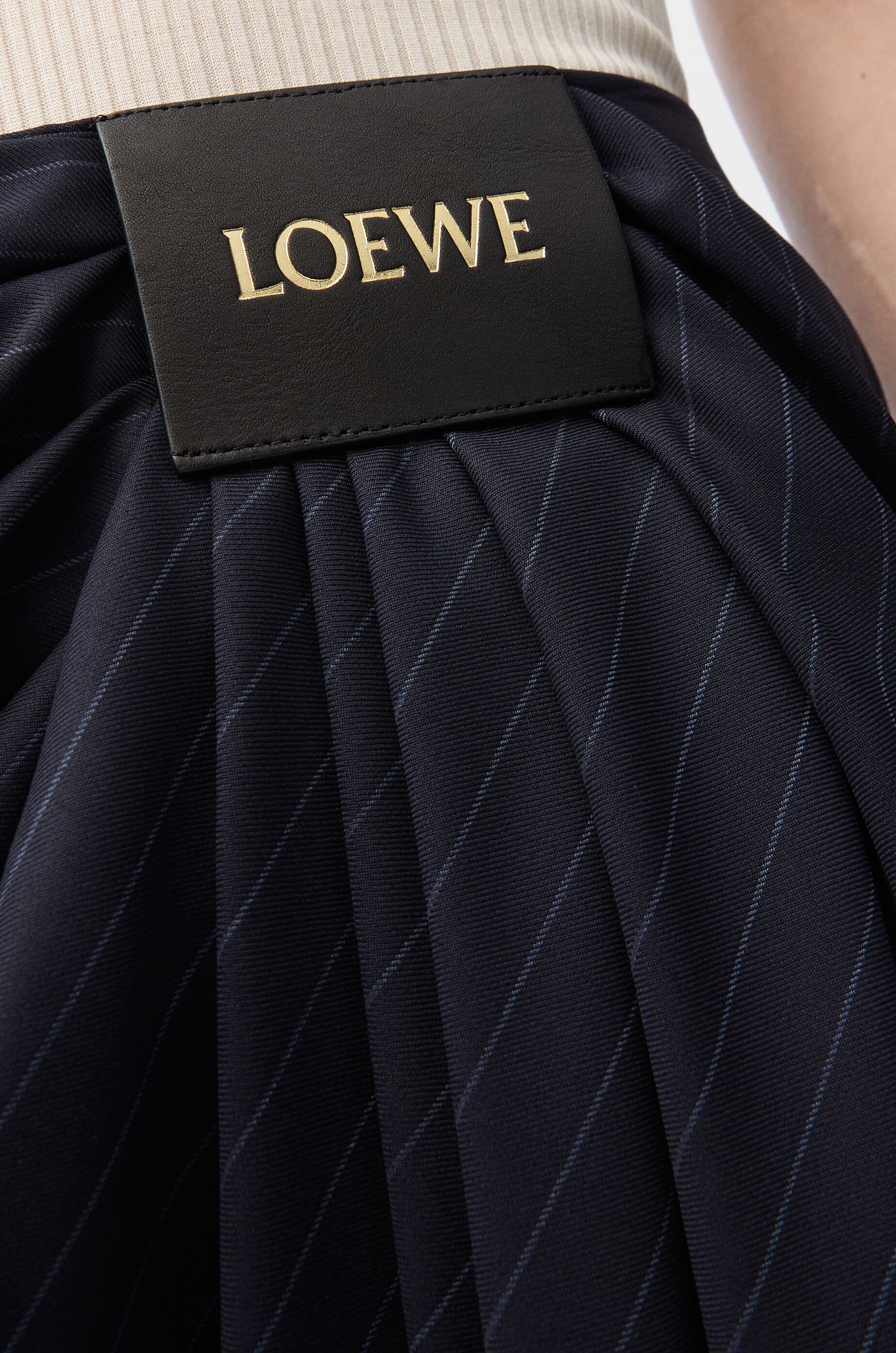 ロエベ アシンメトリー ドレープ ウール トラウザーズ 洗練された逸品》【LOEWE】ドレープ トラウザーズ (LOEWE/パンツ