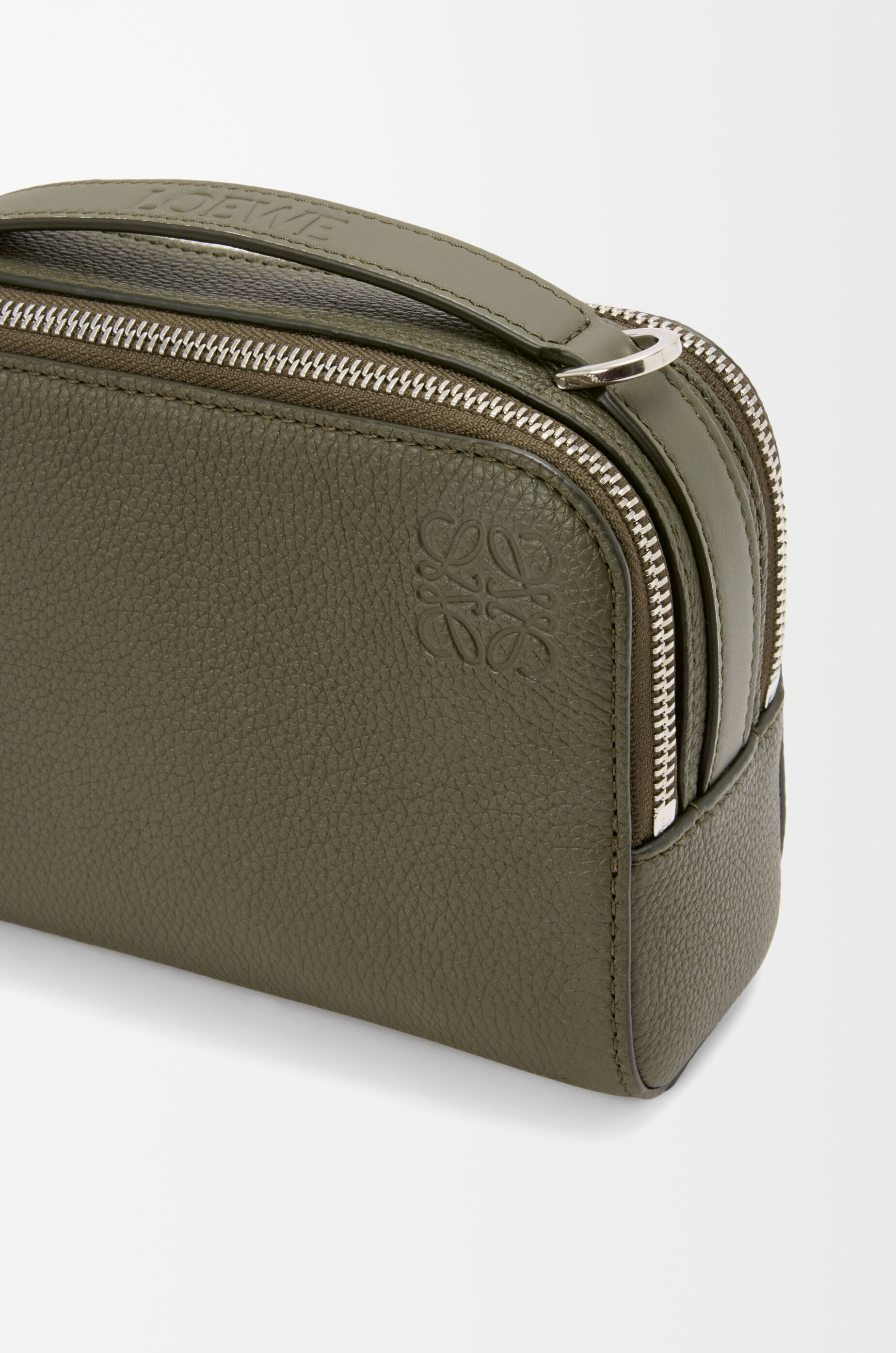 LOEWE カメラ クロスボディバッグ ミニ カメラバッグ カーキグリーン LOEWE☆カメラクロスボディバッグミニカーキグリーン (LOEWE