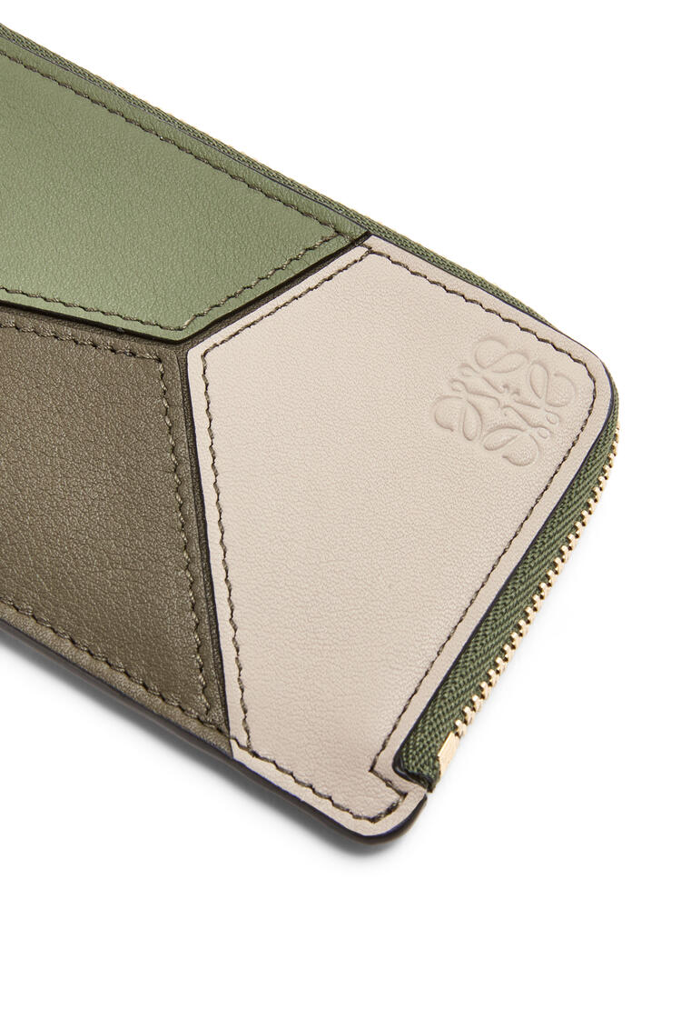 LOEWE Puzzle coin cardholder in classic calfskin Autumn Green/Avocado Green pdp_rd