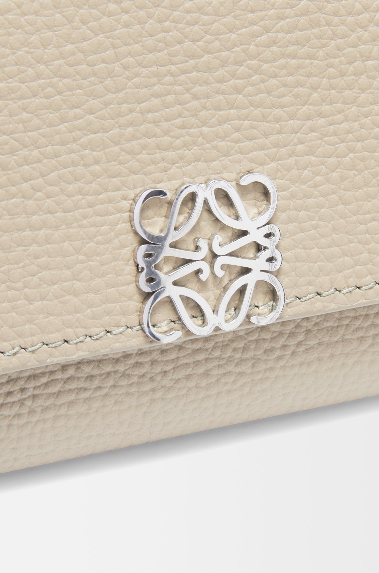 LOEWE Anagram small vertical wallet in pebble grained calfskin Light Ghost