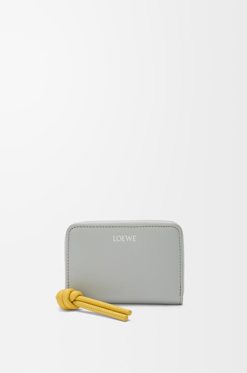 LOEWE ジップ コインパース（シャイニーナパカーフ） シェルグレー/ダンデライオン