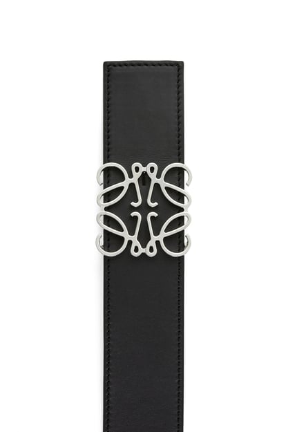 LOEWE Cinturón reversible en piel de ternera lisa con Anagrama Negro/Bronceado/Paladio plp_rd