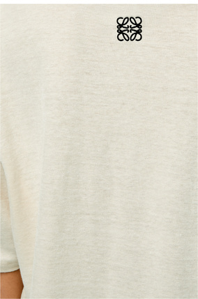 LOEWE Camiseta oversize con Chihiro bordado en cáñamo y algodón Ecru/Multicolor plp_rd