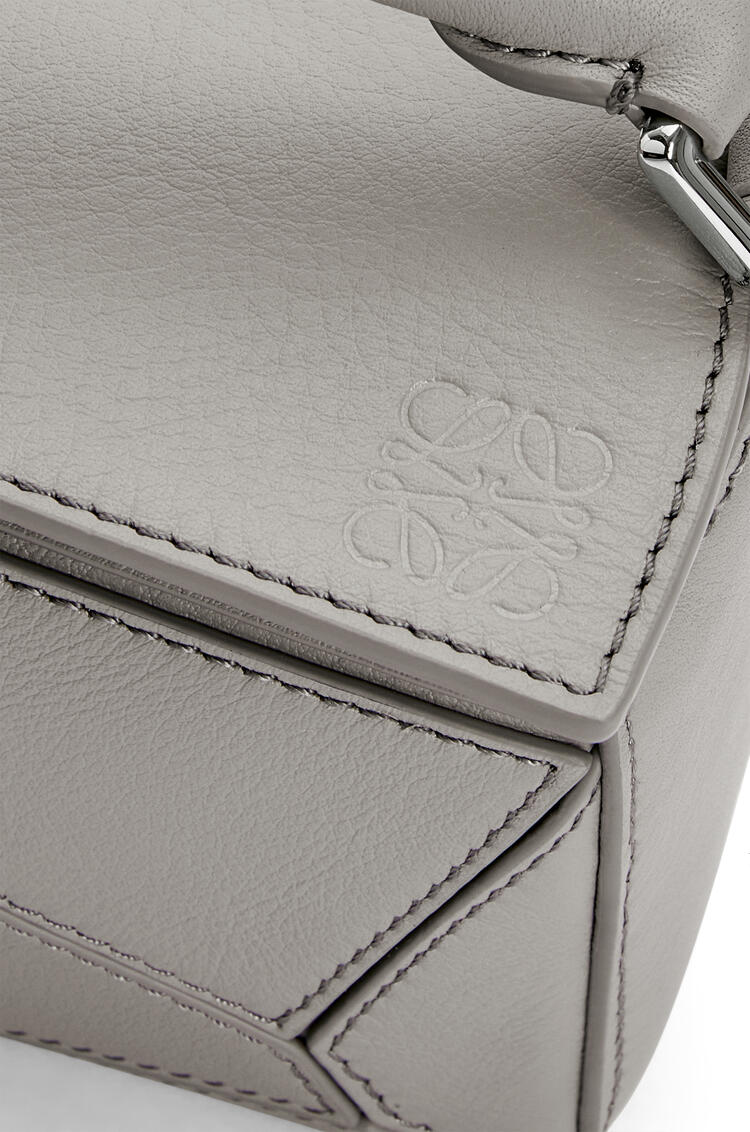 LOEWE Mini Puzzle bag in classic calfskin Pearl Grey
