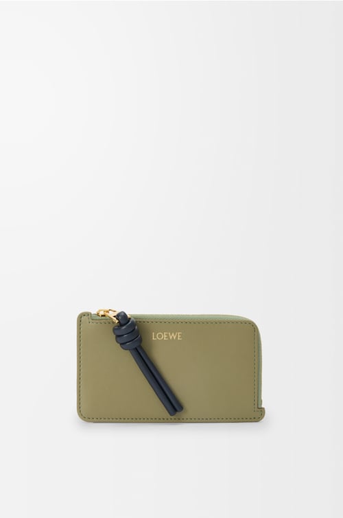 LOEWE ノット コインカードホルダー（シャイニーナパカーフ） ユーカリ/ディープネイビー