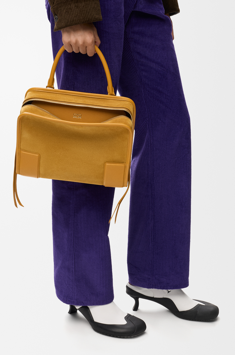 LOEWE Sac Amazona 180 moyen en cuir velours Ocre