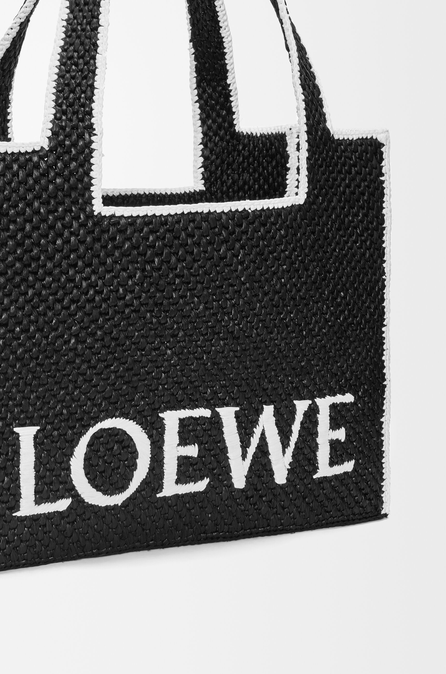 ロエベフォント トート ラージ（ラフィア） ブラック - LOEWE Japan