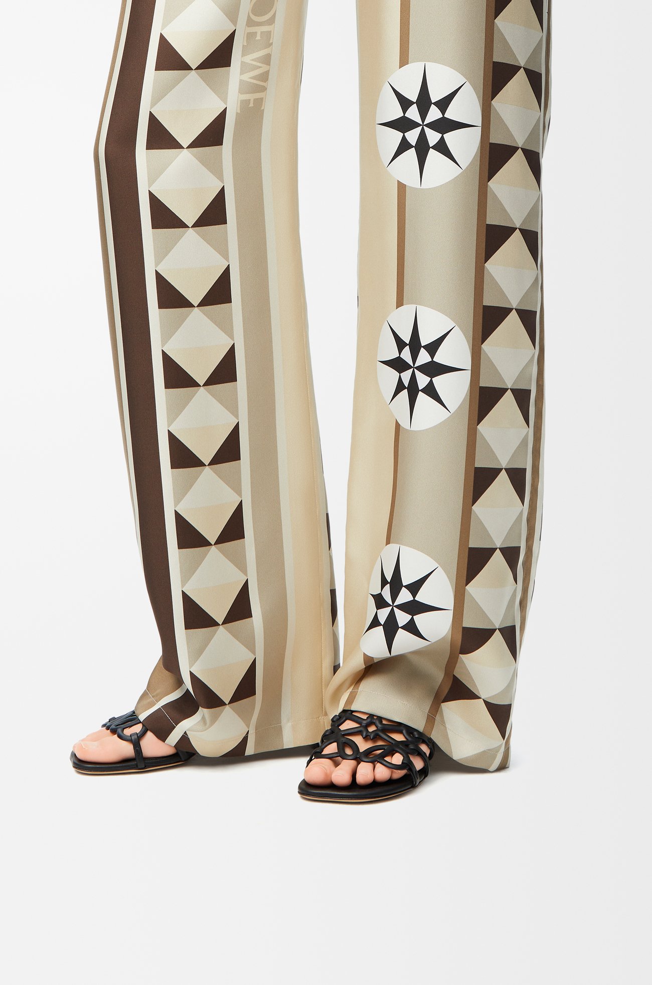 LOEWE Petal Anagram slide in soft calfskin Black