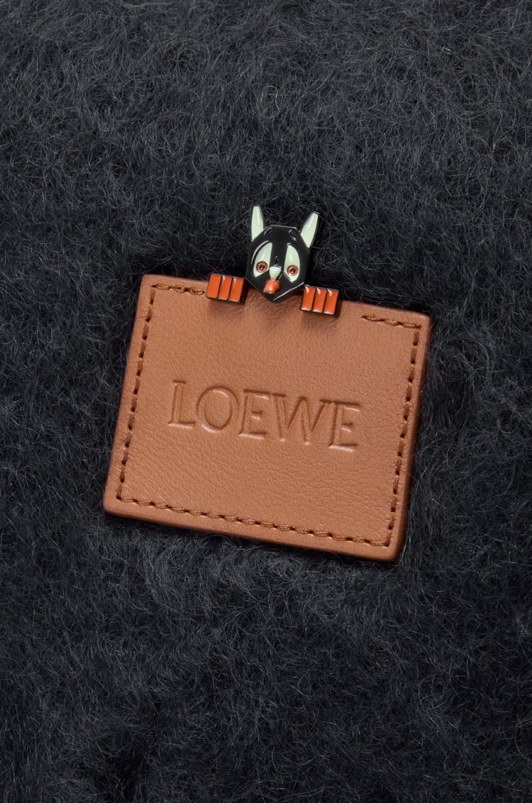 LOEWE Schal aus einer Mohair- und Wollmischung Schwarz