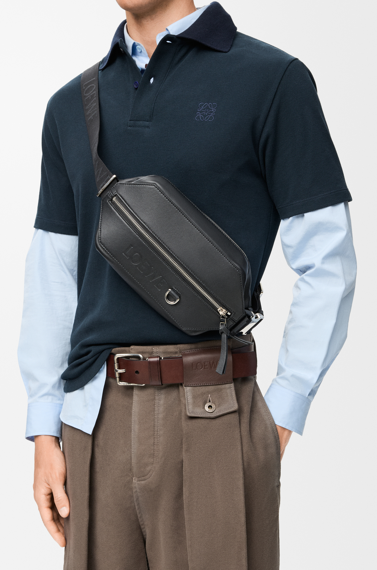 LOEWE Convertible sling in classic calfskin Black