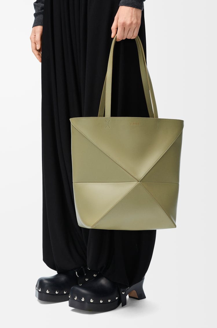 LOEWE パズルフォルド トート （シャイニーカーフ） ユーカリグリーン
