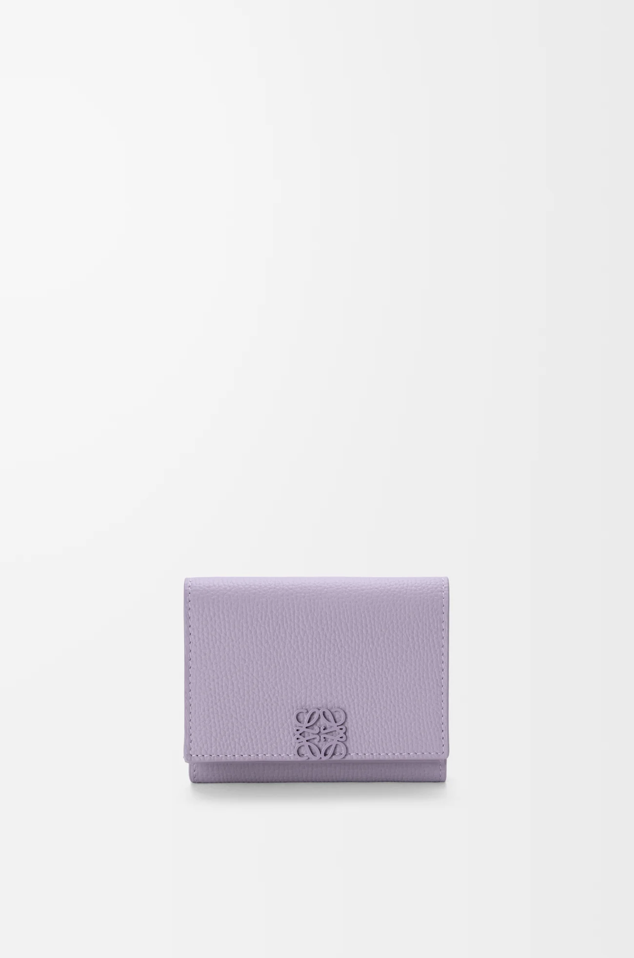 LOEWE Cartera con tres pliegues Anagram en piel de ternera graneada Malva Oscuro