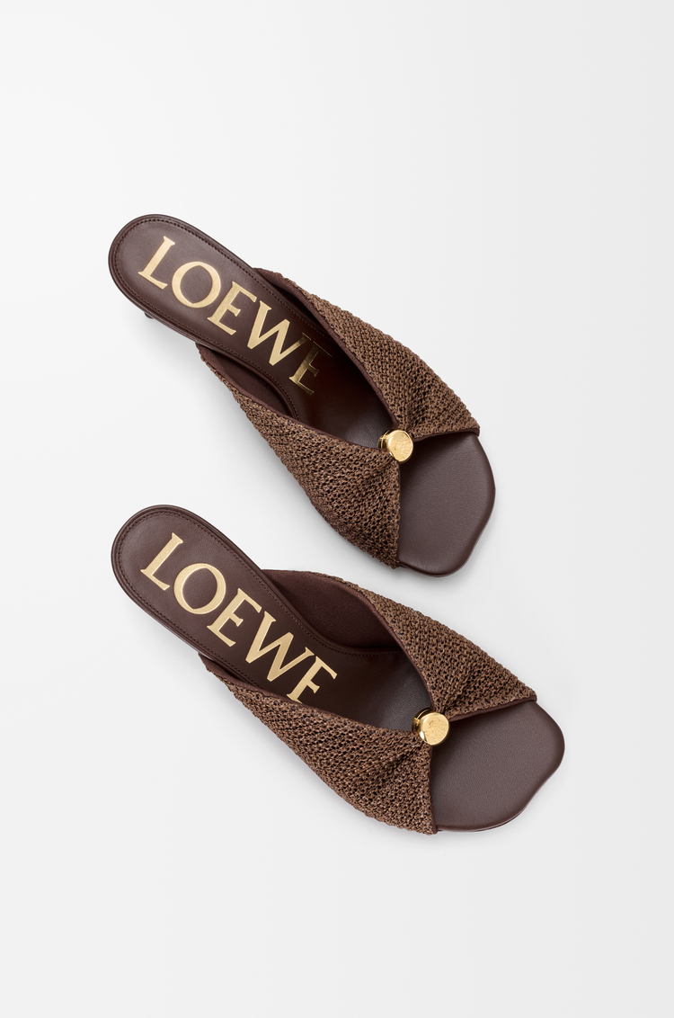LOEWE Sandalia Pebble Soft en tejido con efecto de rafia Marrón Oscuro