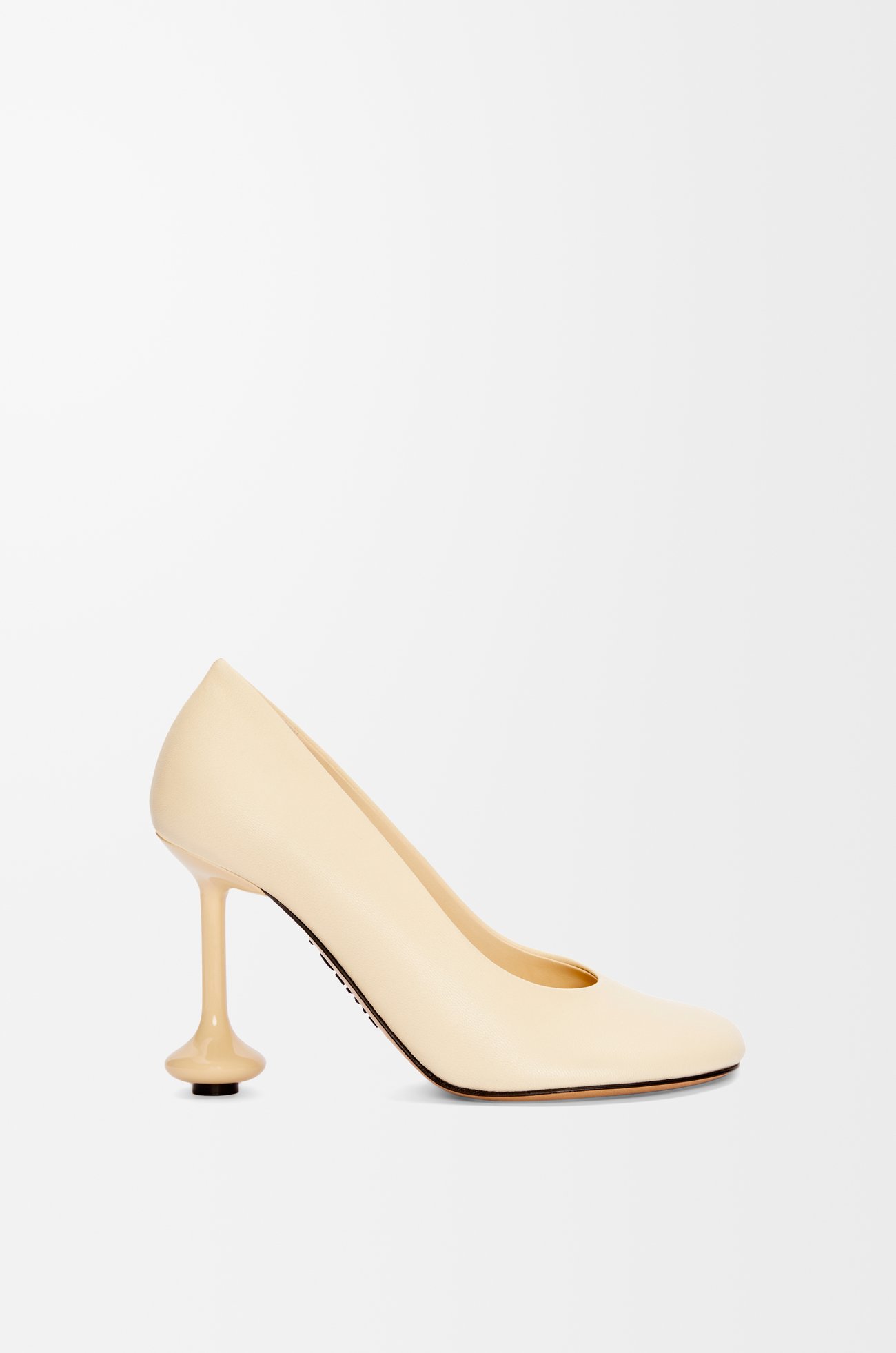 LOEWE Toy pump in goatskin Oat Milk plp_rd