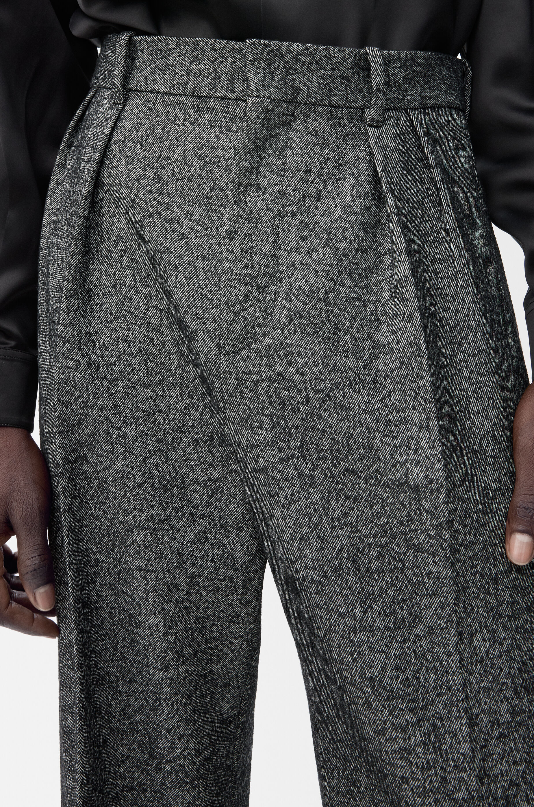 【LOEWE】2019AW GREY WOOL 2tuck half-pant LOEWE】2019AW GREY WOOL 2tuck half-pant LOEWE】2019AW GREY WOOL