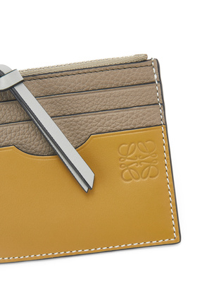 LOEWE Square cardholder in soft grained calfskin with chain Laurel Green/Ochre plp_rd