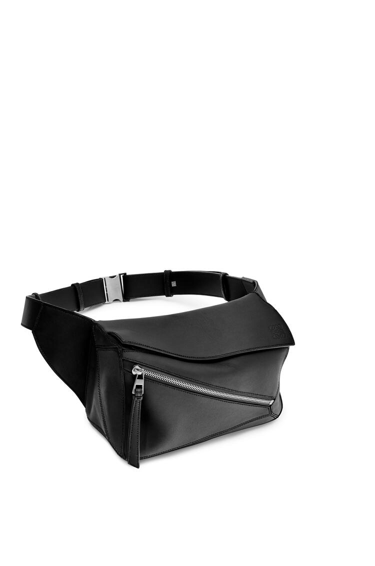 LOEWE Small Puzzle Bumbag in classic calfskin Black pdp_rd