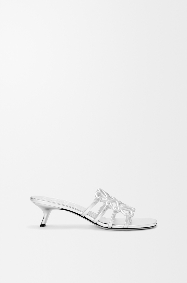 LOEWE Petal Anagram 層壓小羊皮涼鞋 銀色