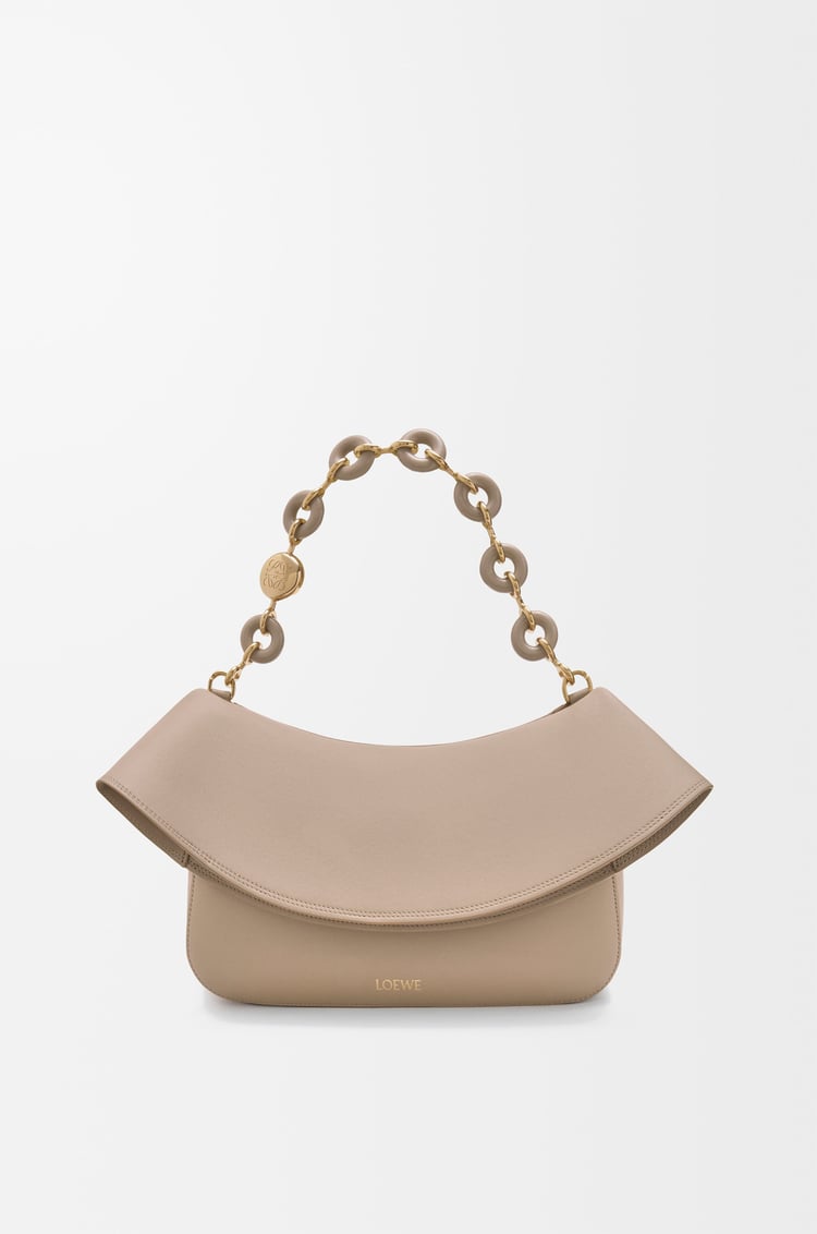LOEWE オラ バッグ ミディアム（スムースカーフ） サンド