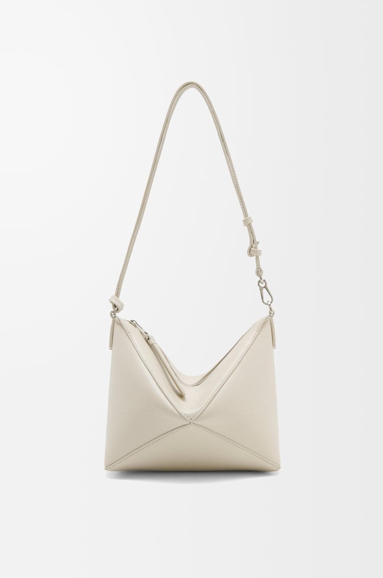 LOEWE 亮面纳帕牛皮革 Puzzle Fold pouch 海盐白