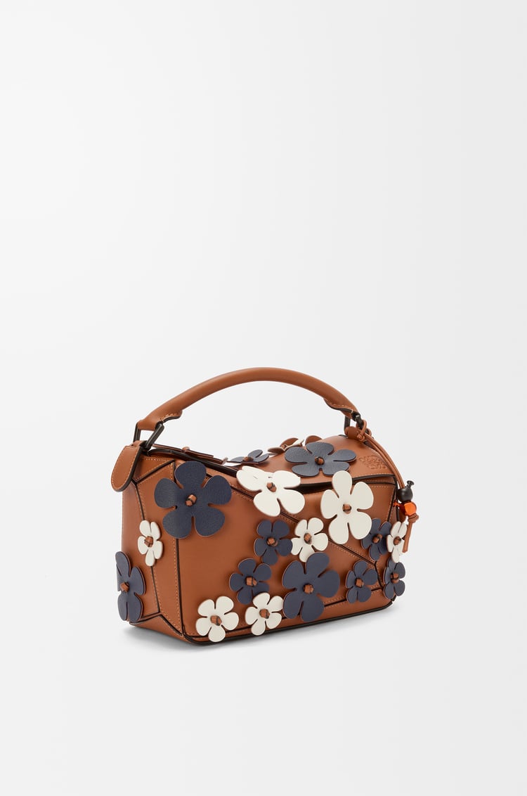 LOEWE Puzzle 10 Plumeria re-edition bag in classic calfskin Tan/Blue