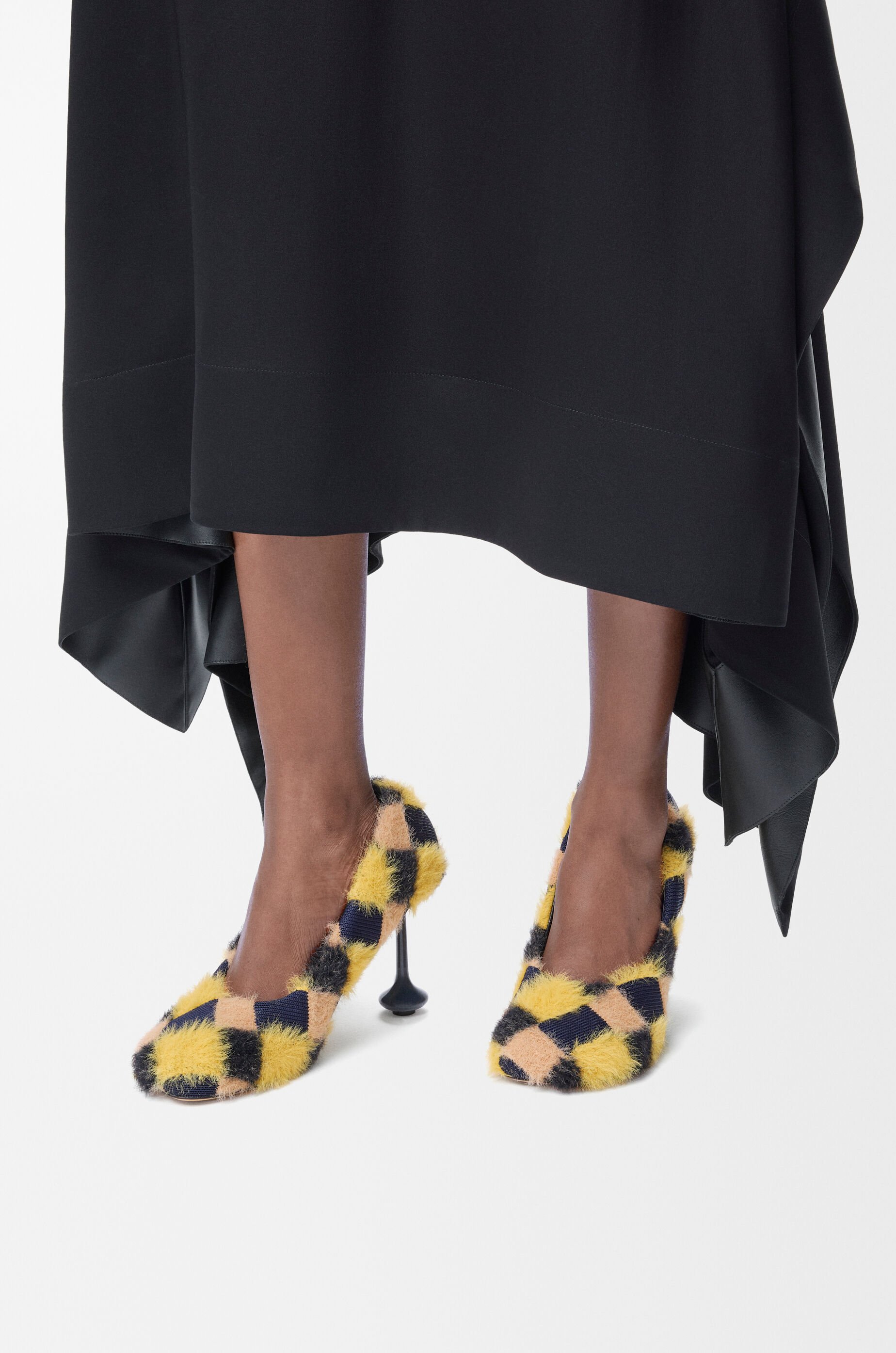 8*9様 LOEWE トイパンプスイエロー ハイヒール LOEWE トイパンプスイエロー ハイヒール