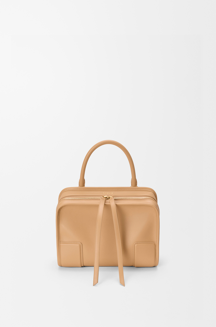 LOEWE 小型柔軟小牛皮 Amazona 180 包款 真絲米色/芥末黃