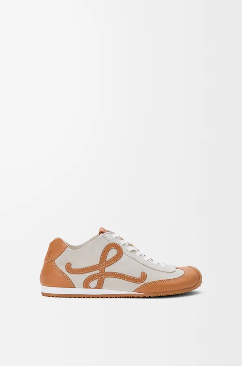 LOEWE Ballet Runner 2.0 unlined in deerskin and vegetable-tanned calfskin Soft White/Tan