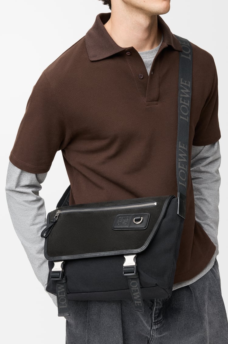 LOEWE フレックス メッセンジャーバック ミディアム（キャンバス&スエード） ブラック