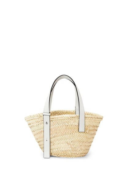 LOEWE Small Basket bag in palm leaf and calfskin 自然色/白色 plp_rd