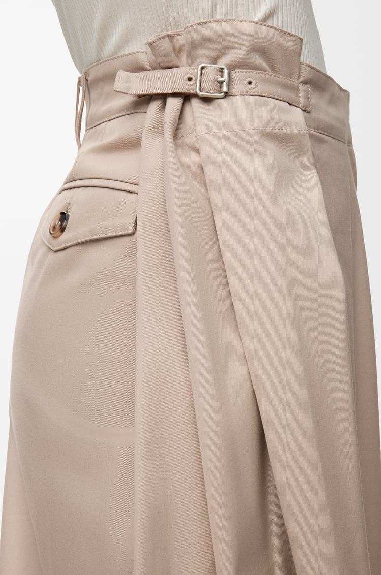 LOEWE Drapierte Hose aus Baumwolle und Seide Beige