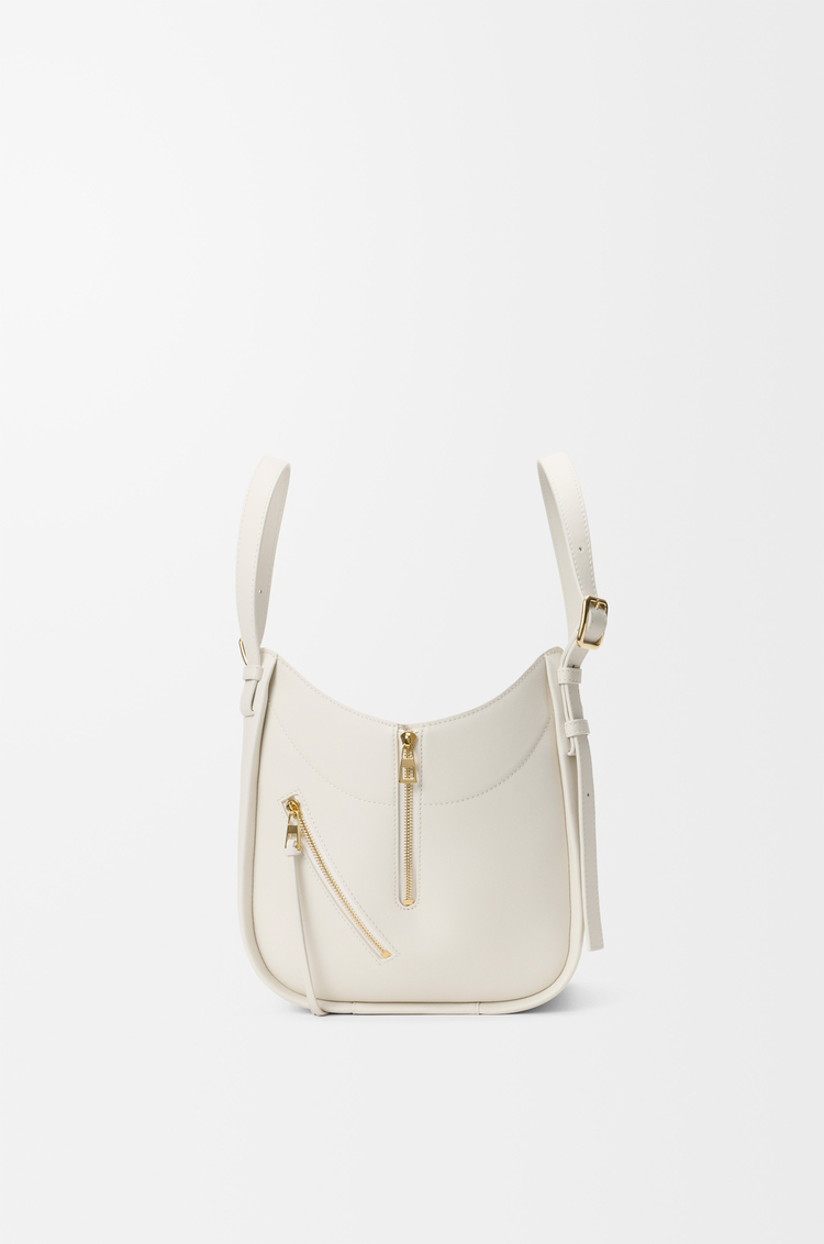 LOEWE ハンモック フリップ バッグ（クラシックカーフ） ソフトホワイト