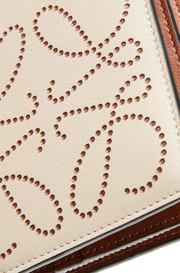 LOEWE Brand compact zip wallet in classic calfskin Light Oat/Tan