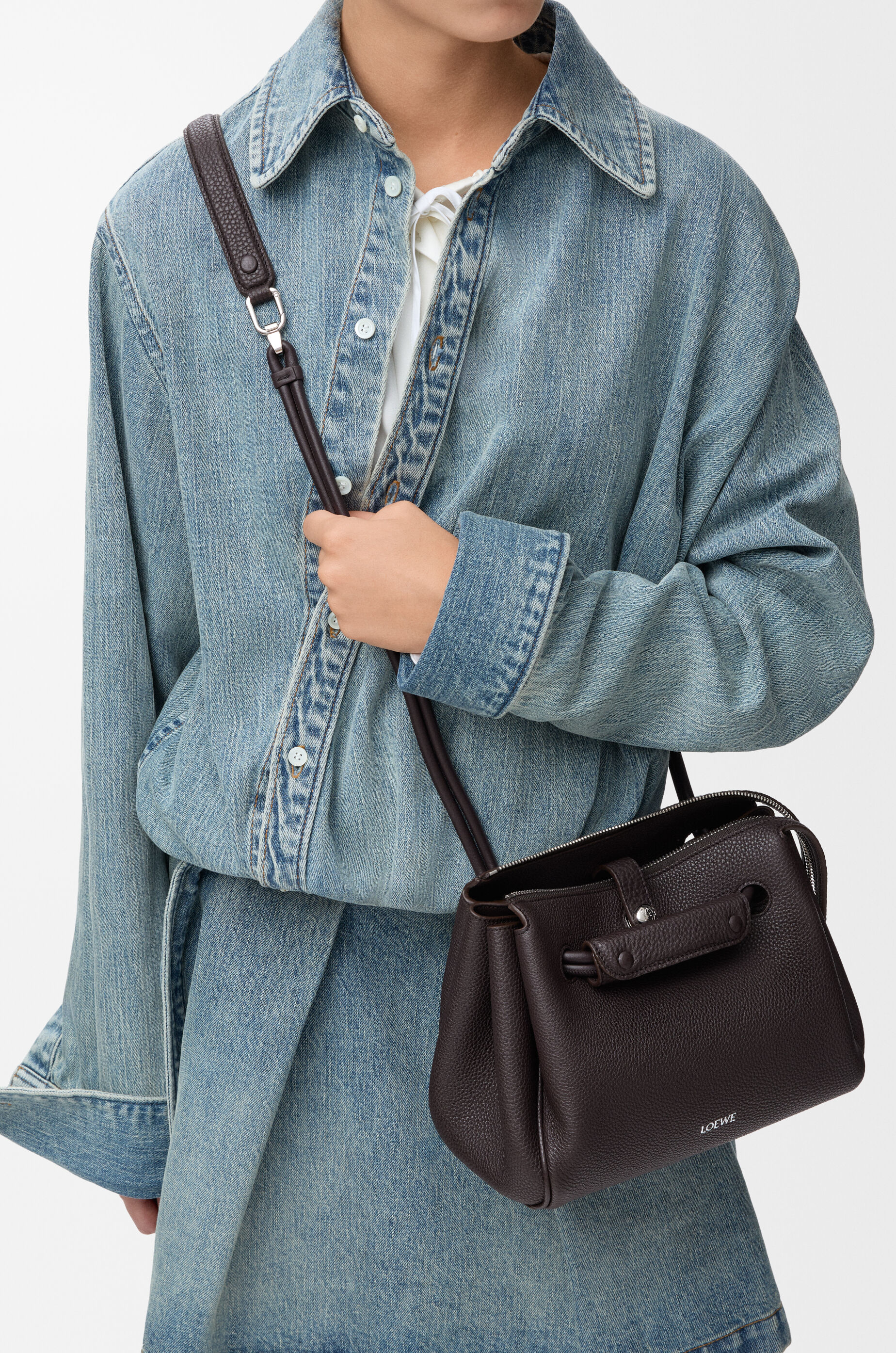 【人気モデル】ダークエトープレザーBAG30㎝未使用新品（キー＆クロシェット付） マドリードバッグ スモール（サプルグレインカーフ） ブラウン - LOEWE