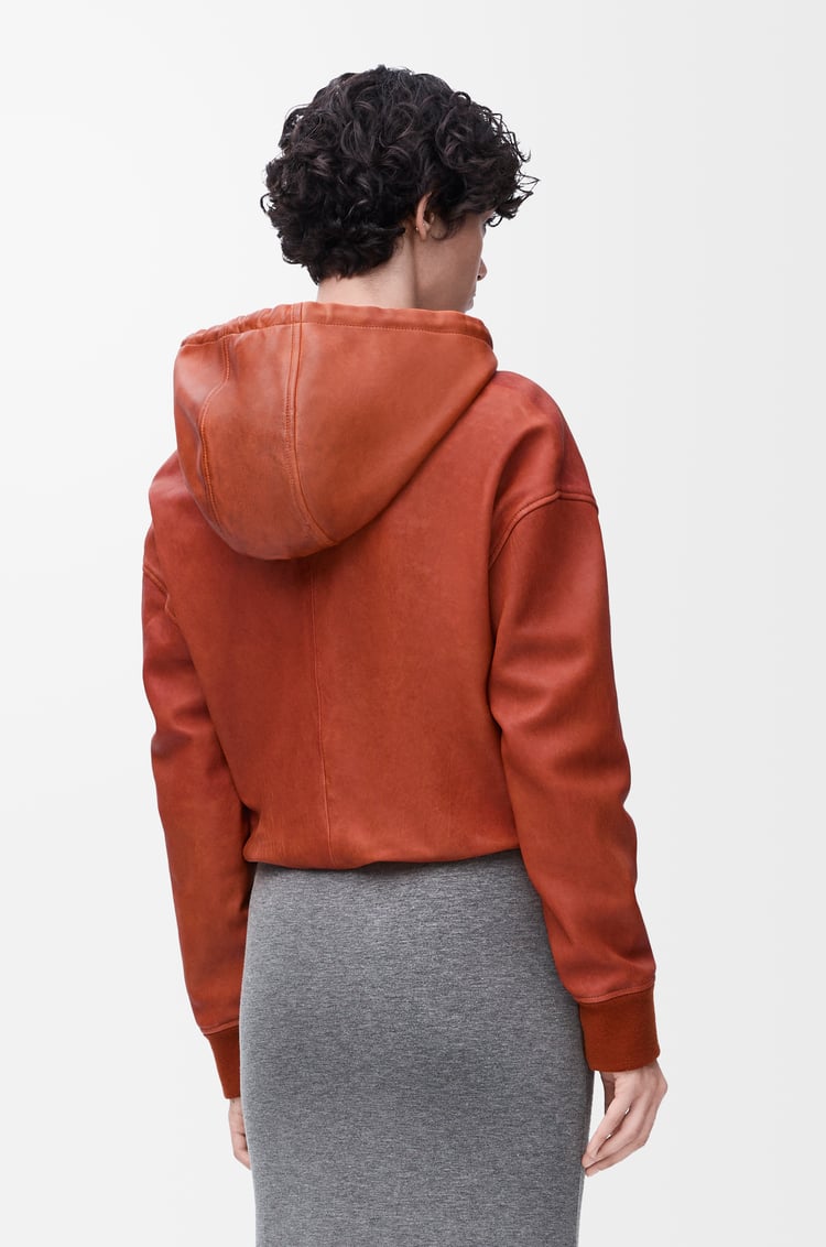 LOEWE Sudadera drapeada con capucha en piel napa de cordero Naranja