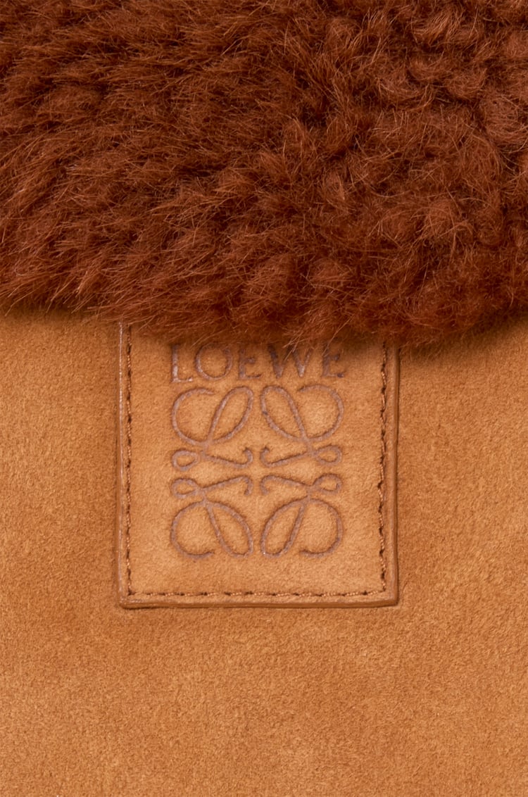 LOEWE Coat in shearling Hazelnut/Dark Brown