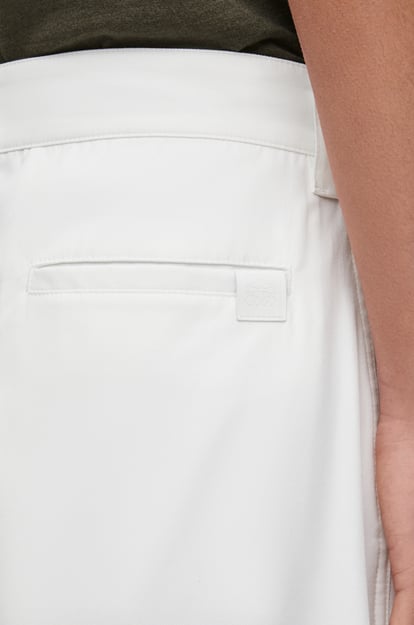 LOEWE Pantalón corto plisado en algodón Blanco plp_rd