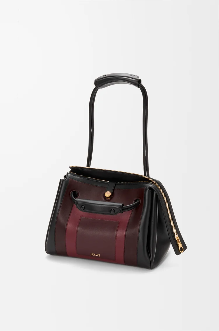 LOEWE マドリードバッグ（サプルカーフ） ブラック/バーガンディー