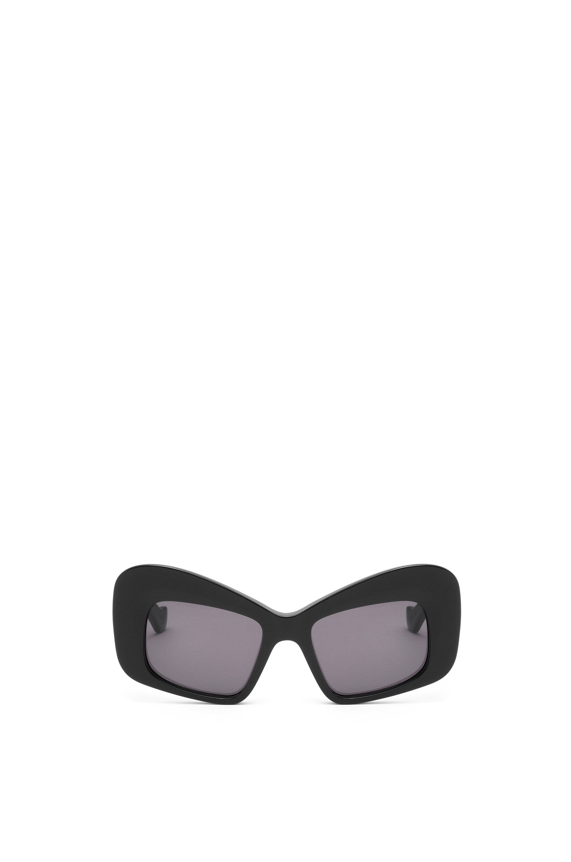 Black deals winged sunglasses
