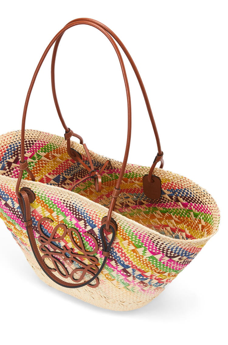 LOEWE Bolso Anagram Basket en palma de iraca multicolor y piel de ternera Multicolor/Bronceado