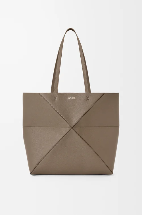 LOEWE 中号柔软粒面牛皮革横版 Puzzle Fold 手袋 灰褐色