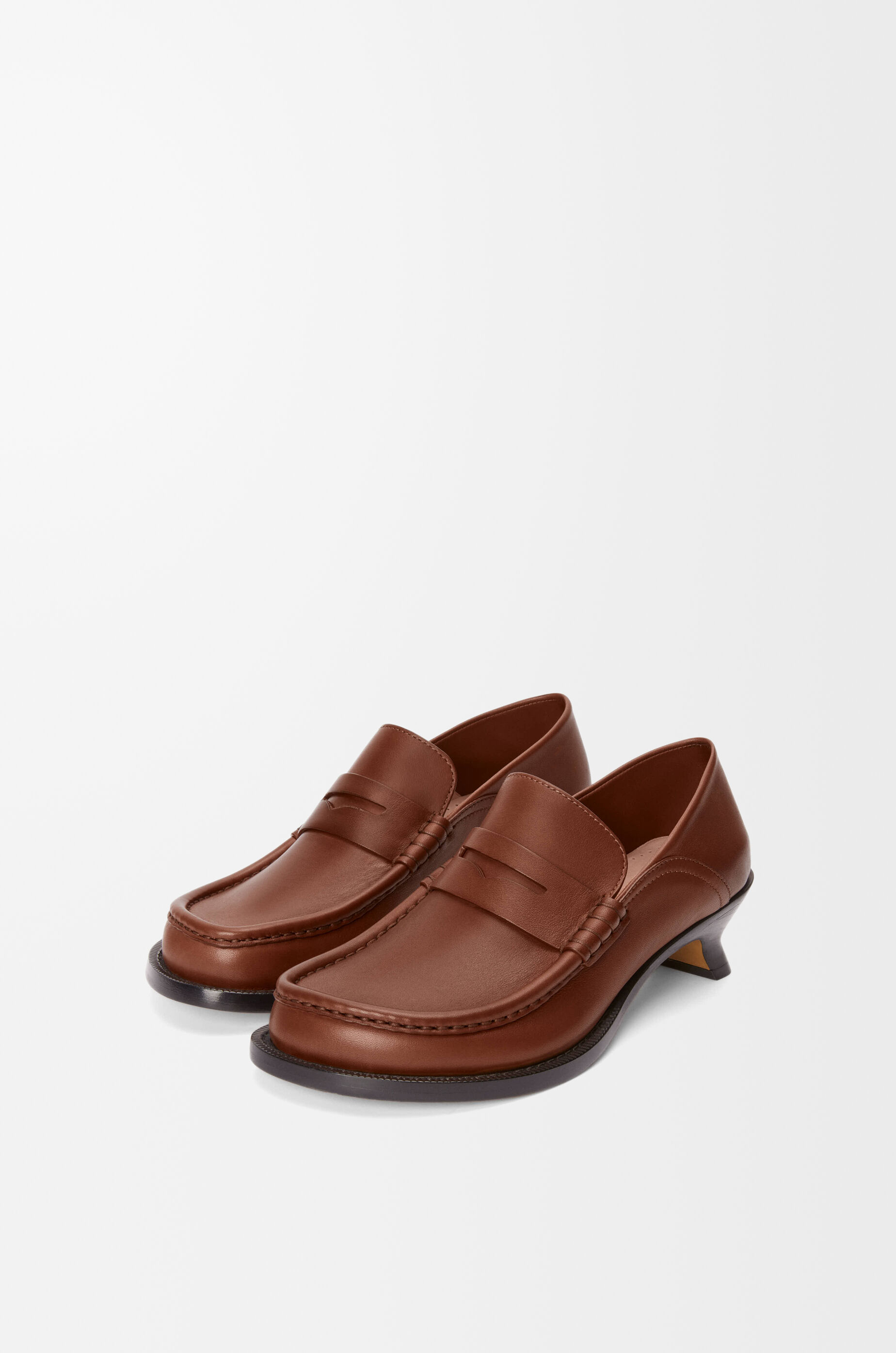 ローファー・オックスフォード CAMPO LOAFERS Campo loafer in soft calfskin Red - LOEWE