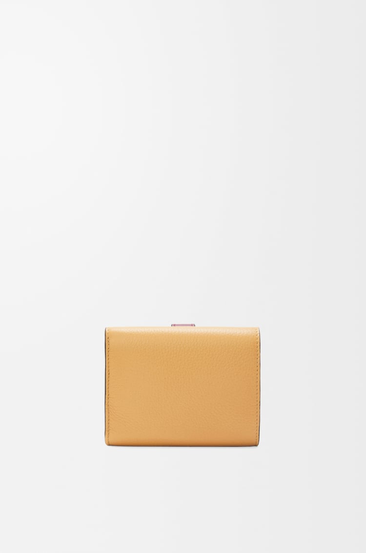 LOEWE Trifold wallet in soft grained calfskin Biscuit/Crimson/Paper Craft