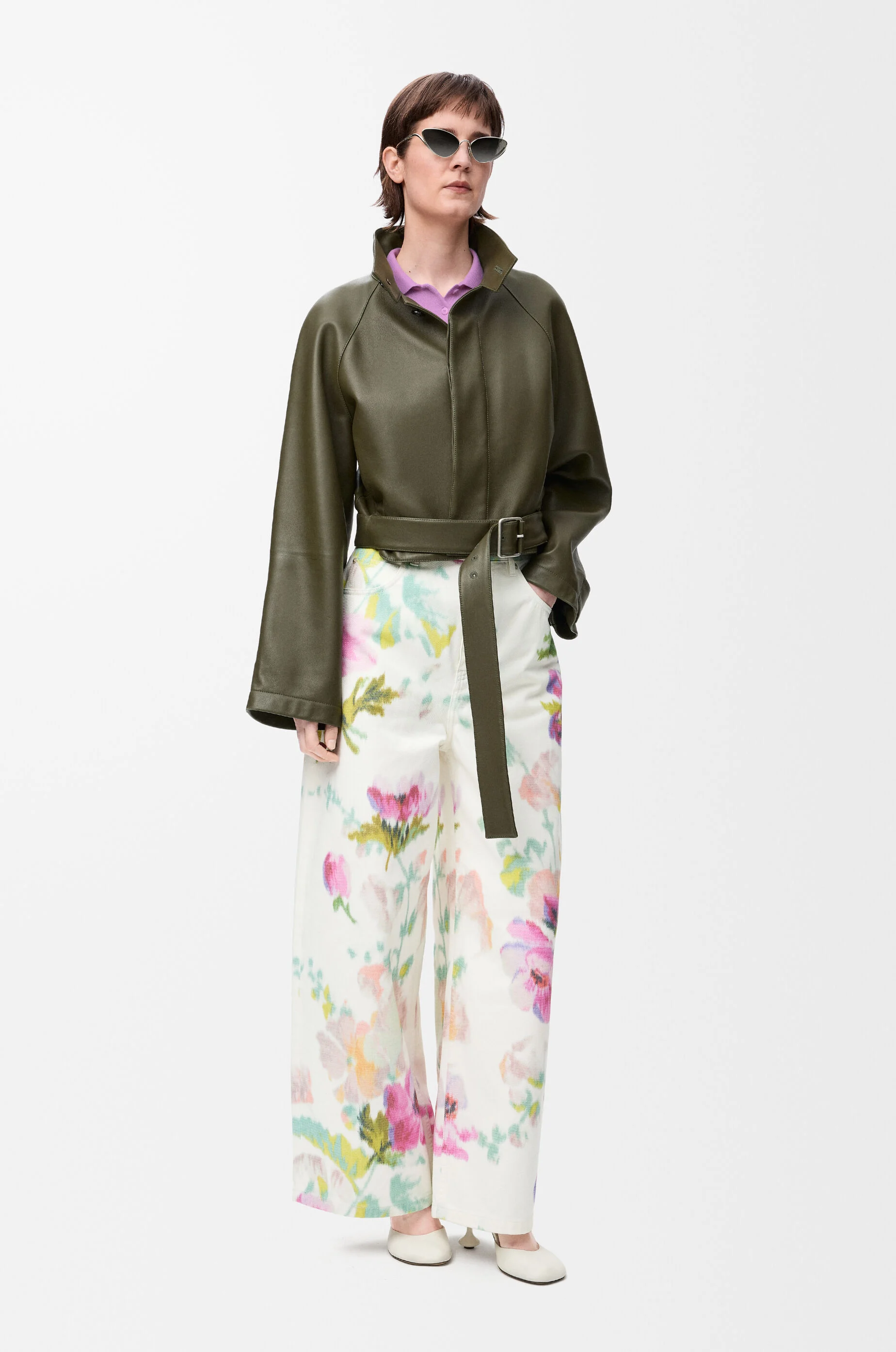 デニム・ジーパン LOEWE WHITE JEANS WITH FLORAL DIGITAL PRINT Loewe White jeans with floral digital print | thedoublef