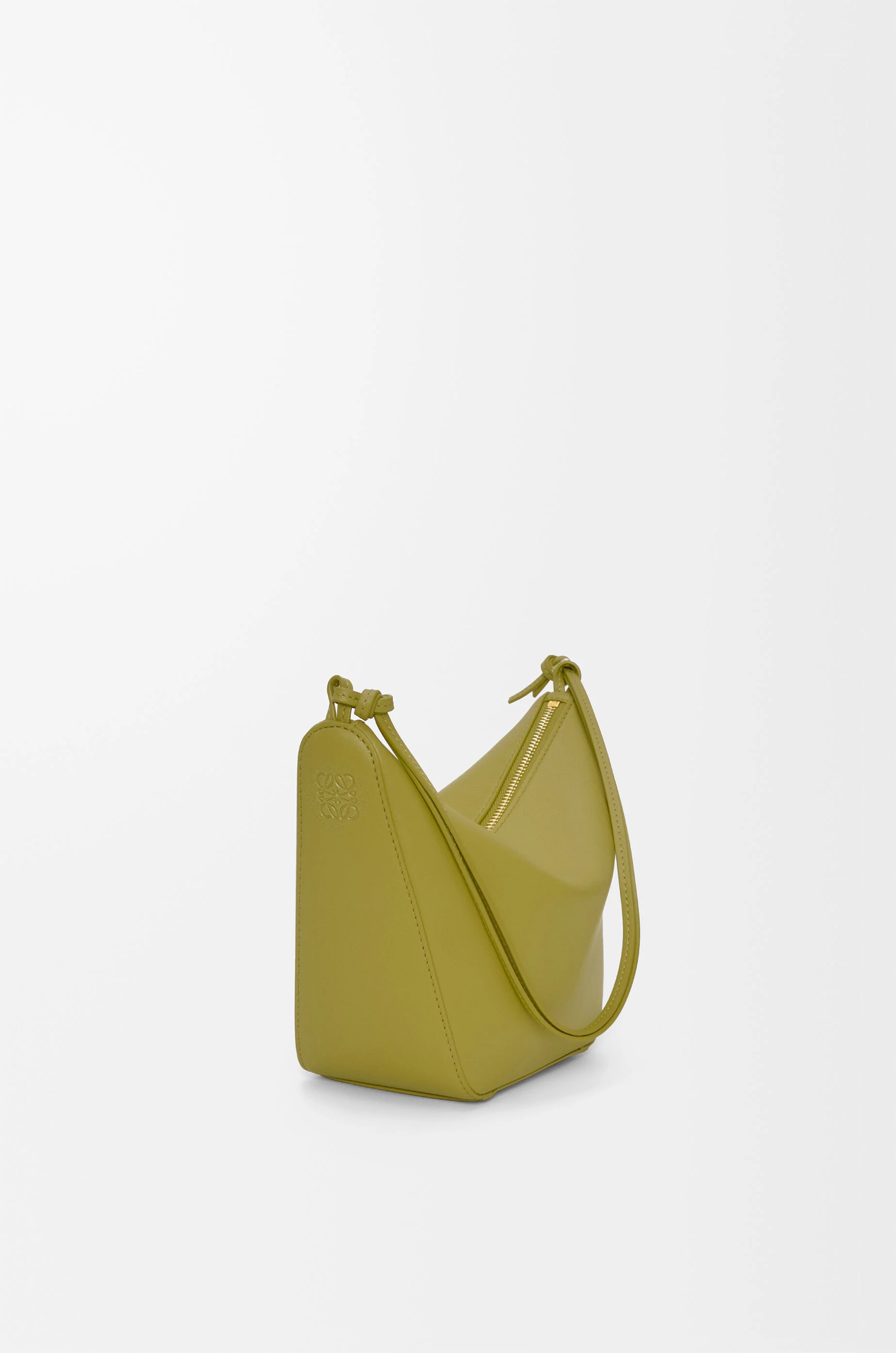 【LOEWE】ミニハンモック ホーボーバッグ☆カーフスキン ハンモック ホーボーバッグ ミニ（クラシックカーフ） ブラック
